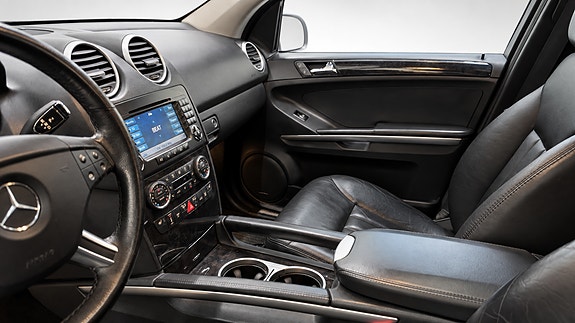 Mercedes-Benz ML280 15 of 30