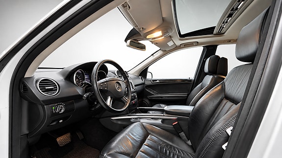 Mercedes-Benz ML280 17 of 30