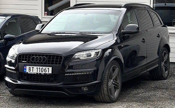 Audi Q7 2 of 30