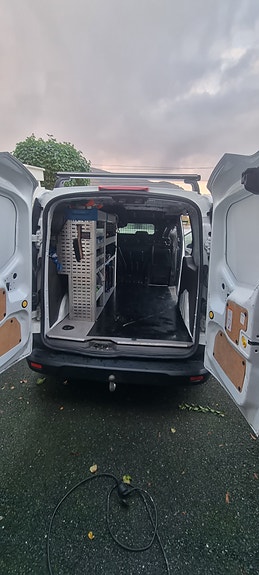 Ford Transit Connect 9 of 13