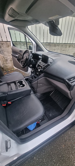 Ford Transit Connect 10 of 13
