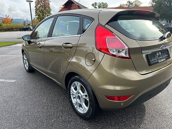 Ford Fiesta 5 of 21