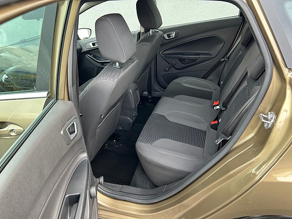 Ford Fiesta 12 of 21