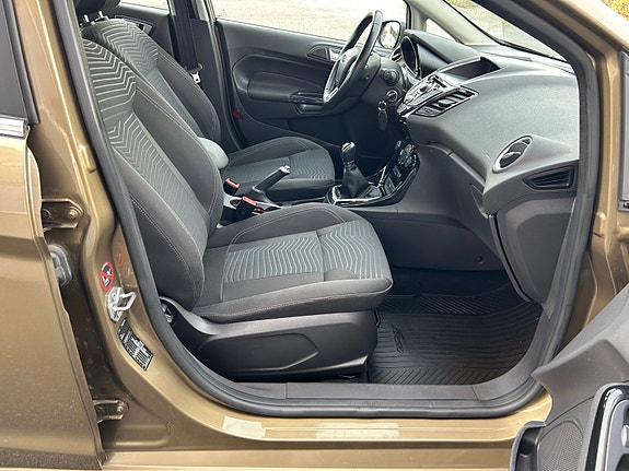 Ford Fiesta 11 of 21
