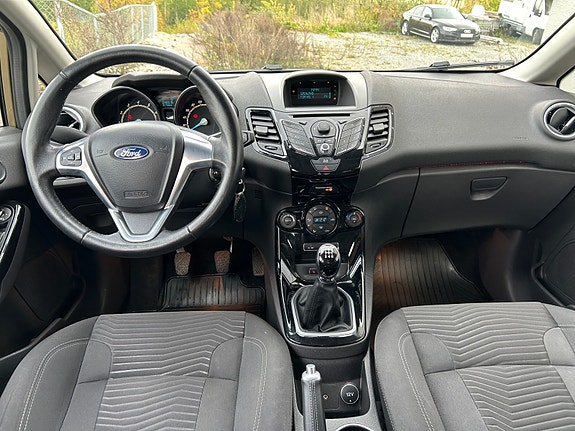 Ford Fiesta 13 of 21