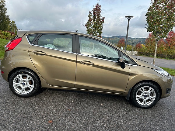 Ford Fiesta 8 of 21