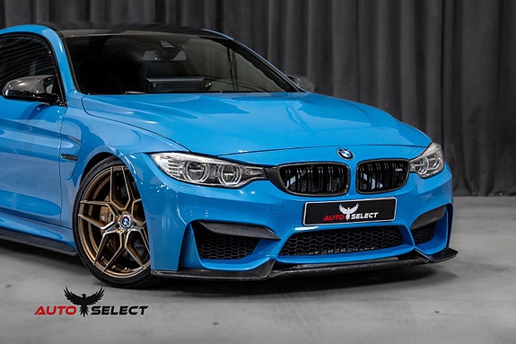 BMW M4 2 of 30