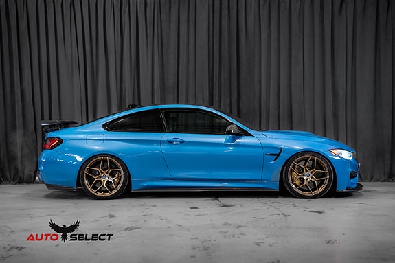 BMW M4 25 of 30
