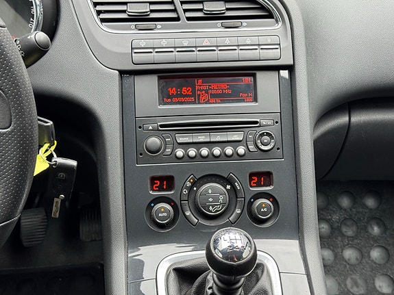 Peugeot 5008 25 of 27