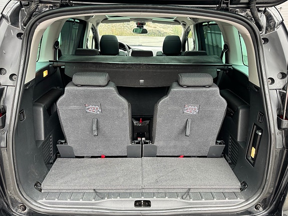 Peugeot 5008 21 of 27