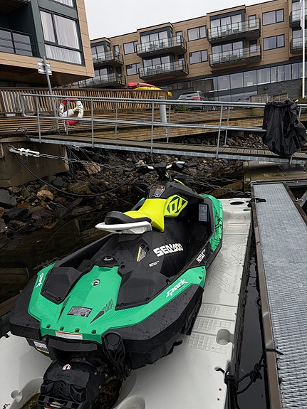 SeaDoo spark trixx (Henger og Dock følger med) 2 of 13