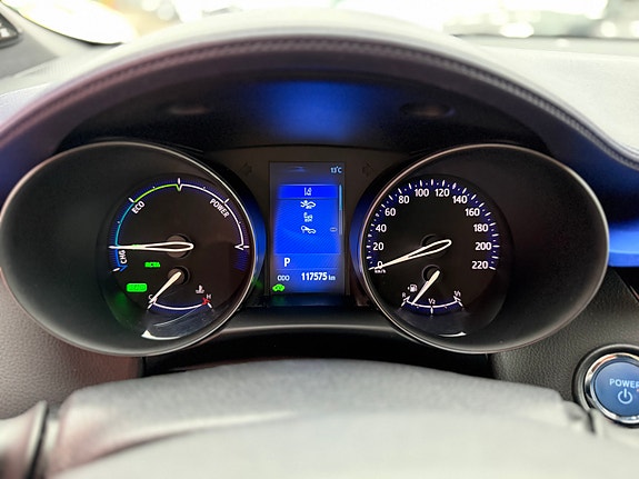 Toyota C-HR 11 of 24