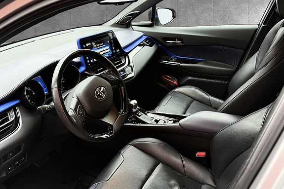 Toyota C-HR 8 of 24
