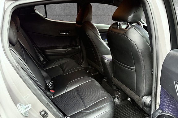 Toyota C-HR 17 of 24