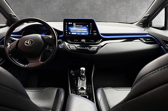 Toyota C-HR 9 of 24