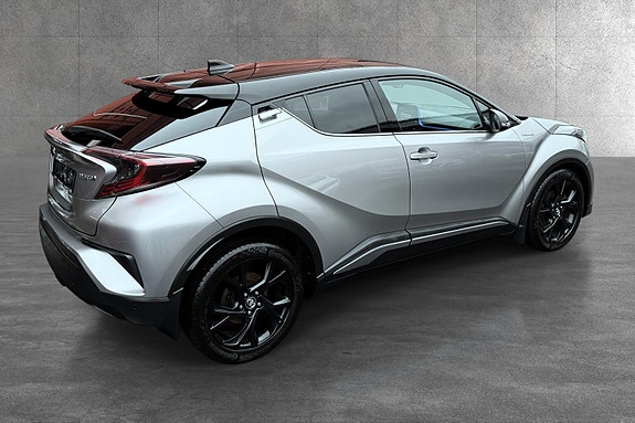 Toyota C-HR 3 of 24