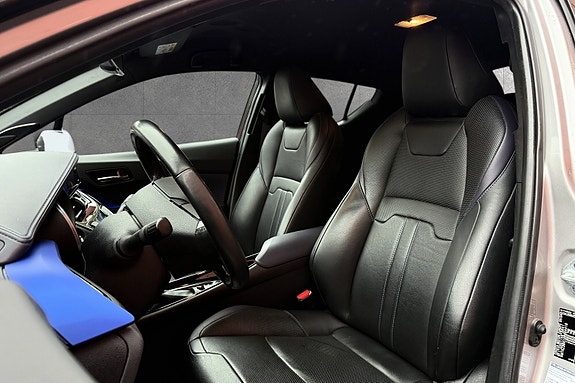 Toyota C-HR 7 of 24