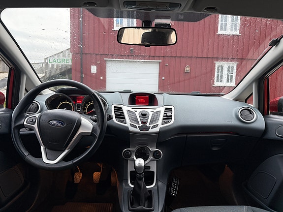 Ford Fiesta 4 of 11