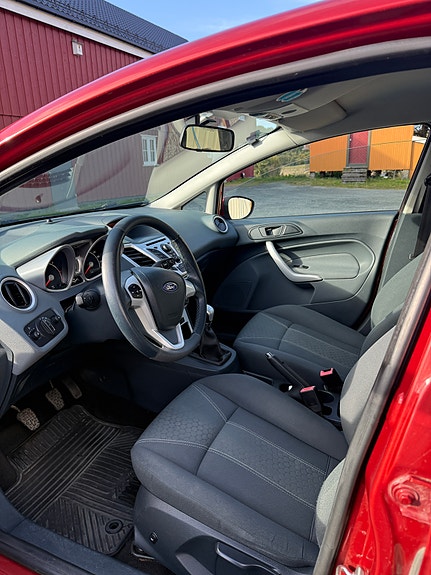 Ford Fiesta 3 of 11