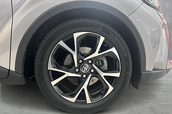 Toyota C-HR 19 of 22