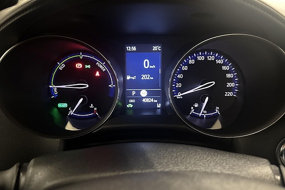 Toyota C-HR 12 of 22