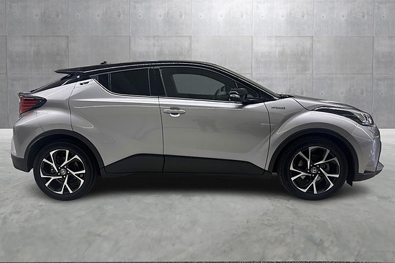 Toyota C-HR 6 of 22
