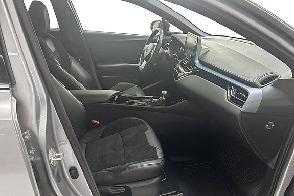 Toyota C-HR 15 of 22