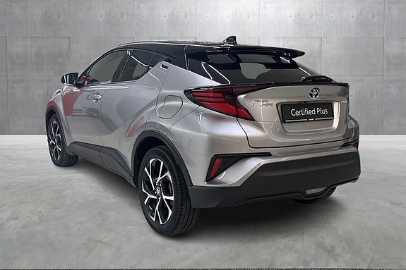 Toyota C-HR 3 of 22