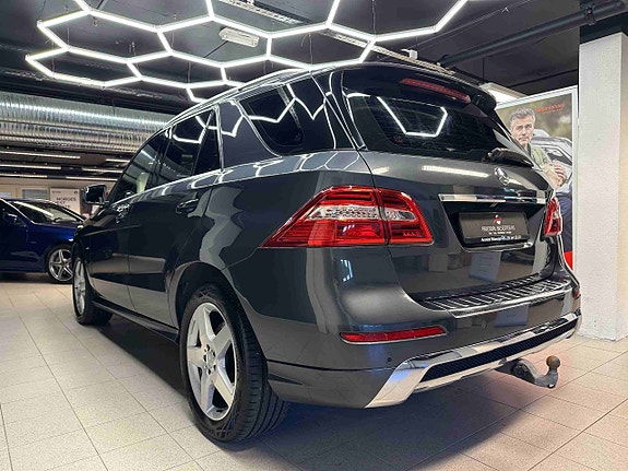 Mercedes-Benz ML250 5 of 30