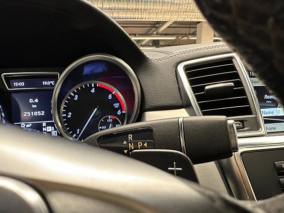 Mercedes-Benz ML250 16 of 30