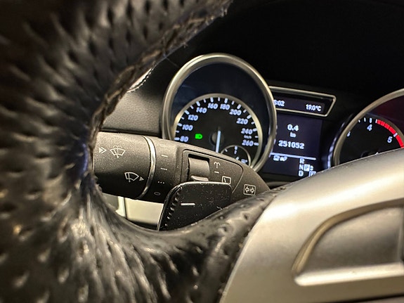 Mercedes-Benz ML250 14 of 30