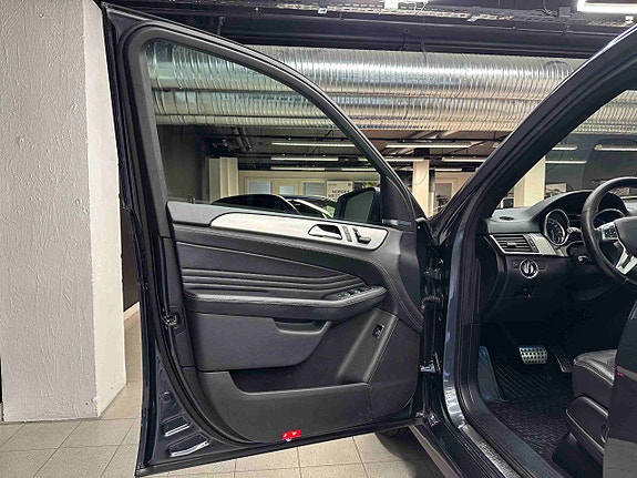 Mercedes-Benz ML250 28 of 30