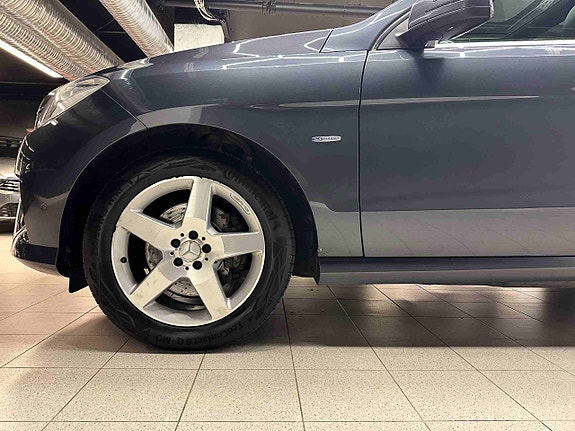 Mercedes-Benz ML250 3 of 30