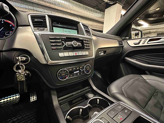 Mercedes-Benz ML250 25 of 30