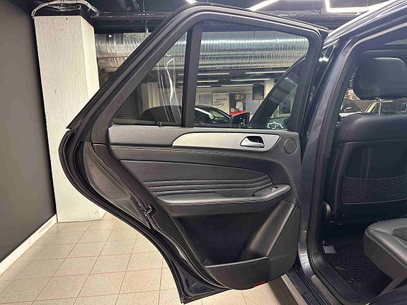 Mercedes-Benz ML250 30 of 30