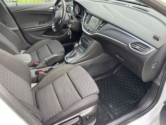 Opel Astra 9 of 21
