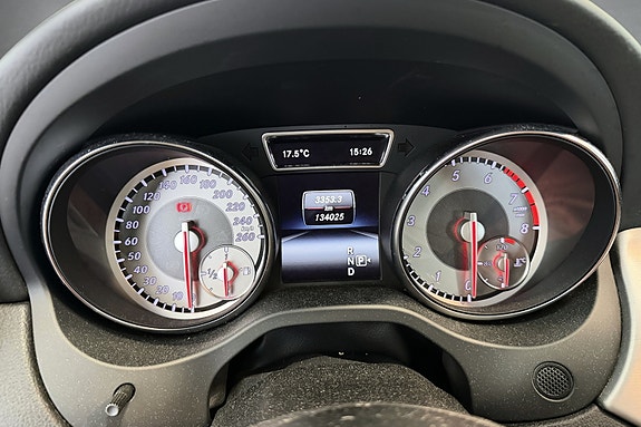 Mercedes-Benz CLA180 15 of 23