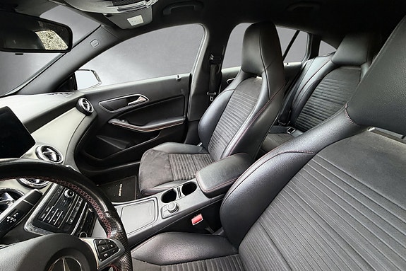 Mercedes-Benz CLA180 10 of 23