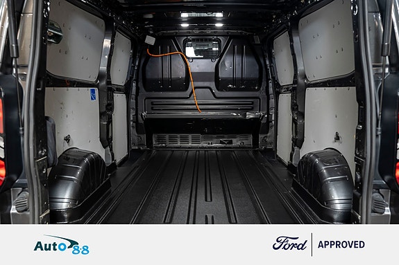 Ford Transit Custom 25 of 30