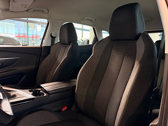 Peugeot 3008 8 of 25