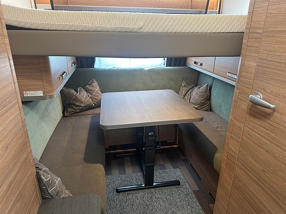 Weinsberg CaraOne 390 PUH A6 SB e-tron quattro 19 of 26