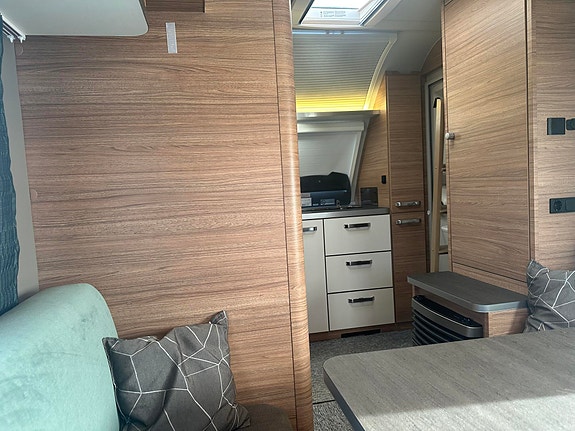 Weinsberg CaraOne 390 PUH A6 SB e-tron quattro 12 of 26