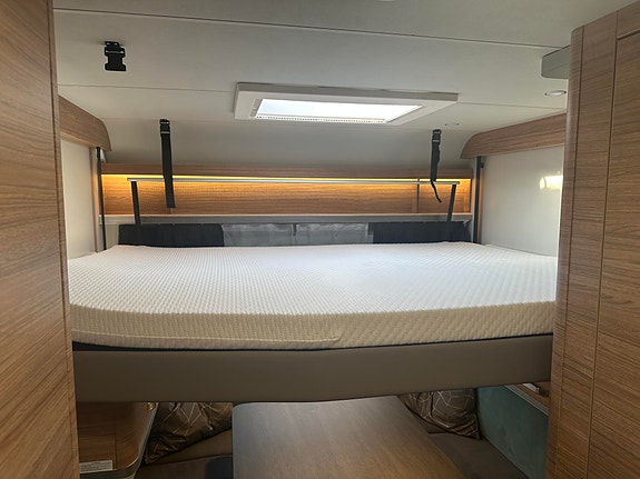 Weinsberg CaraOne 390 PUH A6 SB e-tron quattro 3 of 26