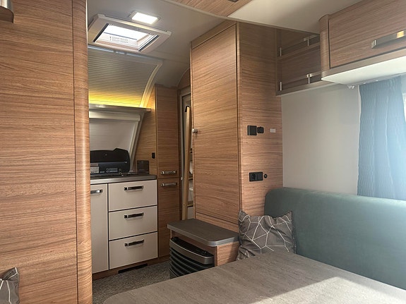 Weinsberg CaraOne 390 PUH A6 SB e-tron quattro 10 of 26