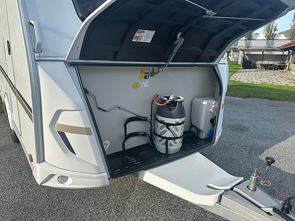 Weinsberg CaraOne 390 PUH A6 SB e-tron quattro 23 of 26