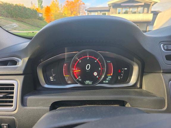 Volvo XC70 10 of 13
