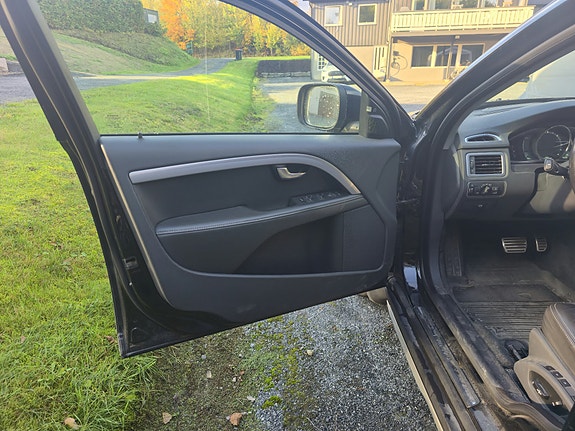 Volvo XC70 13 of 13