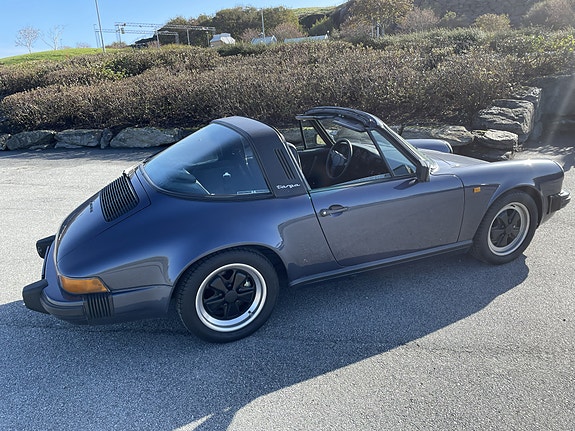 Porsche 911 3 of 16