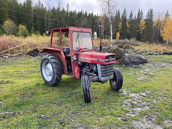 Massey Ferguson 135 2 of 7