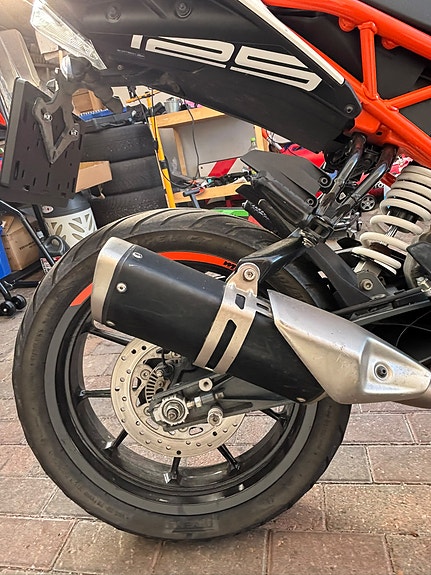 KTM 125 Duke 10 of 16
